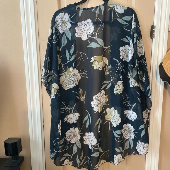 EMORY PARK Blue Floral Open Front Kimono Top Size Large Sheer Short Sleeve - Picture 5 of 6